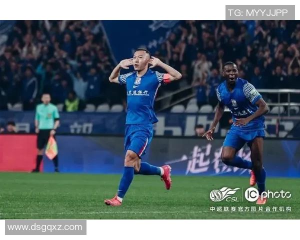 吴曦精彩抽射助力上海申花逆转比赛展现球队强大实力