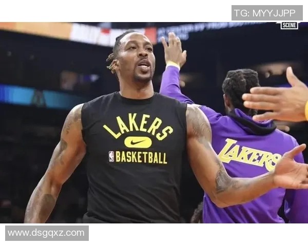 湖人队宣布签下自由球员德怀特-霍华德回归球队效力